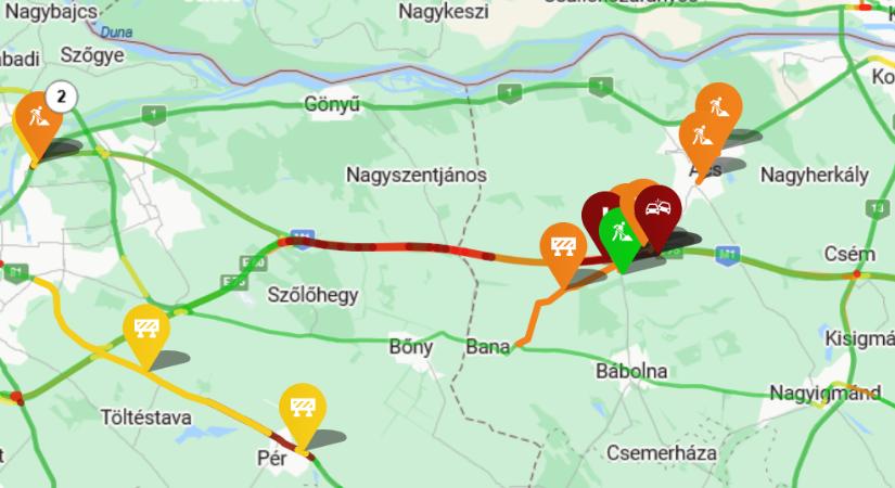 Baleset: 10 kilométeres dugó az M1-esen, Ácsnál