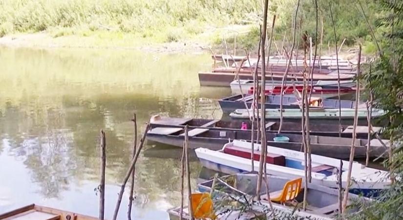 Tragédia a Tiszán: kizuhant csónakjából és megfulladt egy 60 éves horgász (videó)