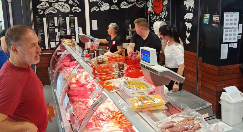 A csarnokban is beindult a grillszezon