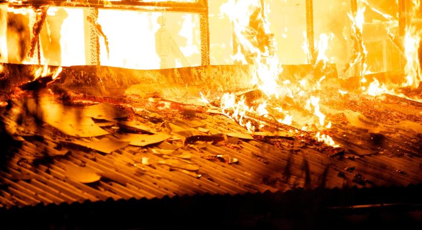 Robbanás történt egy családi ház udvarán, meghalt egy férfi