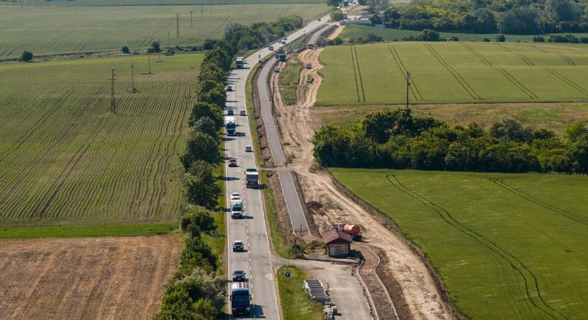 Bringa és autó is mehet majd az új út egy szakaszán