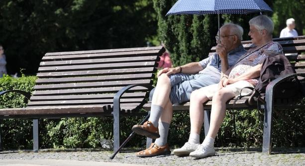 "Hagyd otthon az unokád!" – nyugdíjas találkozó csalogat