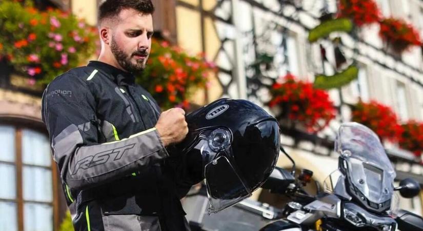 Ezentúl nem elég a motorosruha? - Légzsák nélkül egy métert sem