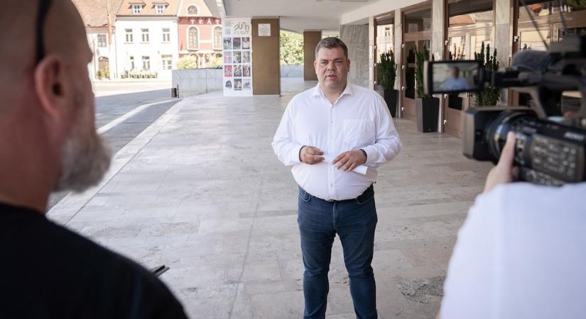 Borsi Róbert és a színházfelújítás