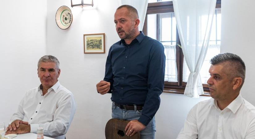 Történelmi léptékű vidékfejlesztés: Hortobágyon folytatódott a Magyar Falu Program országjárása