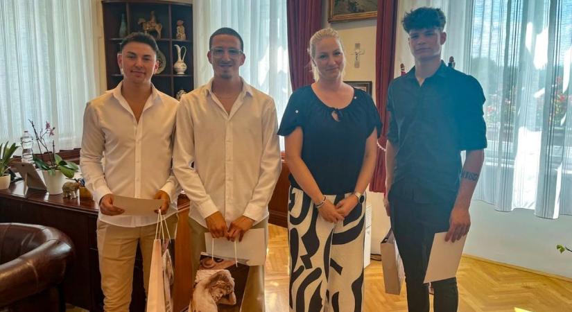 Baja polgármestere köszönetet mondott a Sugovicánál életet mentő fiataloknak