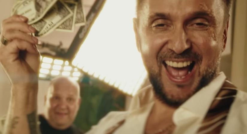 Tízmilliókat bukhatott Majka a „fejbelövős” performansza miatt