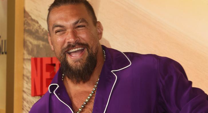 Jason Momoa 46 éves lett, így köszöntötte a gyönyörű barátnője
