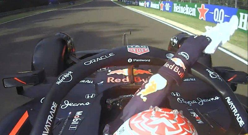 Figyelmeztetésben részesítették a Red Bullt a Verstappen által kidobott törülköző miatt