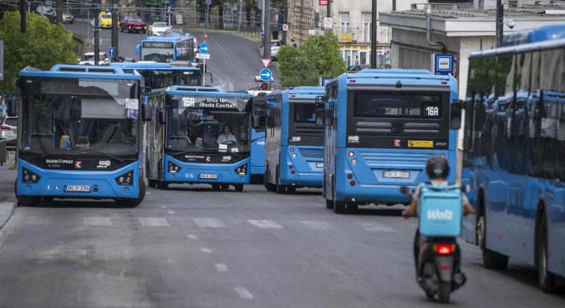 A BKK-nak jogerősen 200 millió forint bírságot kell fizetnie egy törvénysértő busztender miatt