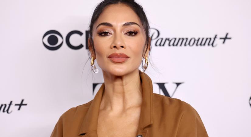 Nicole Scherzinger felvette a legkülönlegesebb kis fekete ruhát, amit valaha láttunk