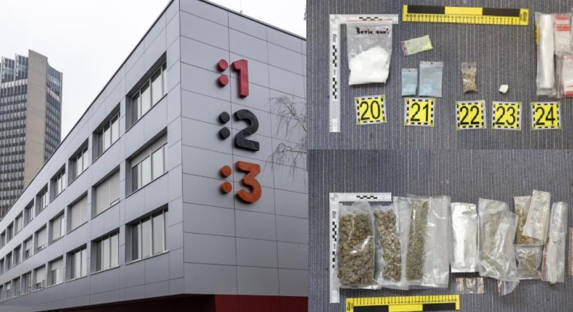 Álmennyezet mögé rejtett drogot találtak a köztévé székházában