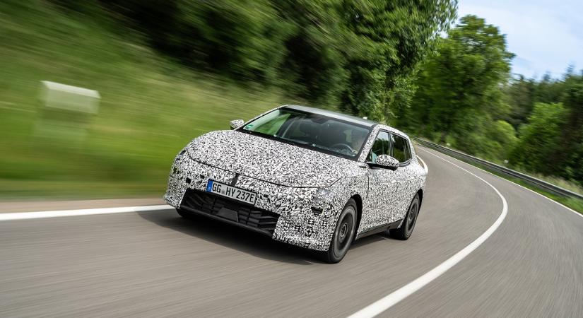 A Kia EV4-et nagyon kemény tartóssági tesztnek vettették alá. Lássuk az eredményeket!