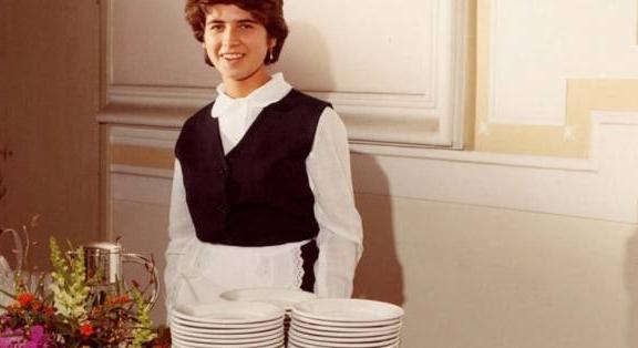 Eleonora Agostini Tanulmány a pincérkedésről című kiállítása látható a Mai Manó Házban