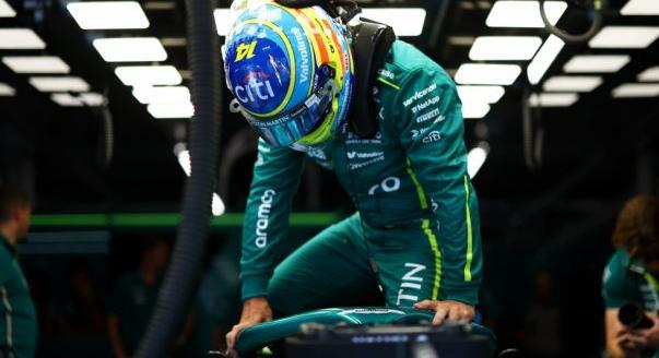 „Egy átlagember két hétig pihenne” – Alonso a hátsérüléséről