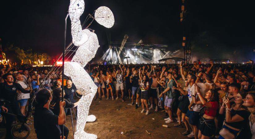 Éjszaka is szeretni fogjuk a Szigetet