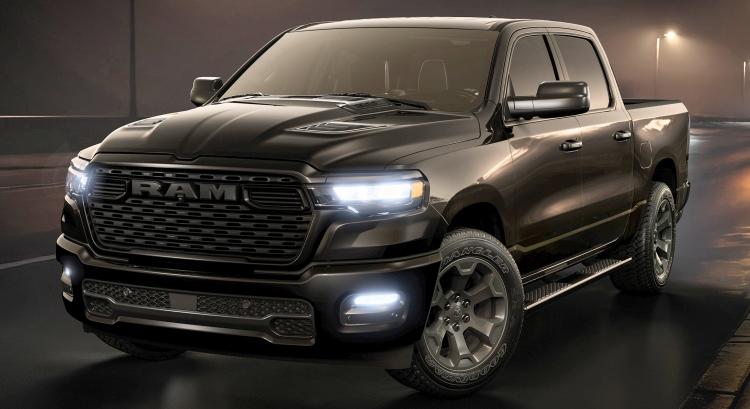 Visszatért a Ram 1500 Express fekete ruhában