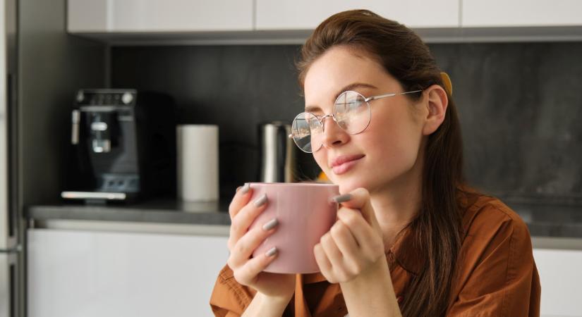 Ez a nyári frissítő ital csak úgy falja a zsírpárnákat, íme a recept