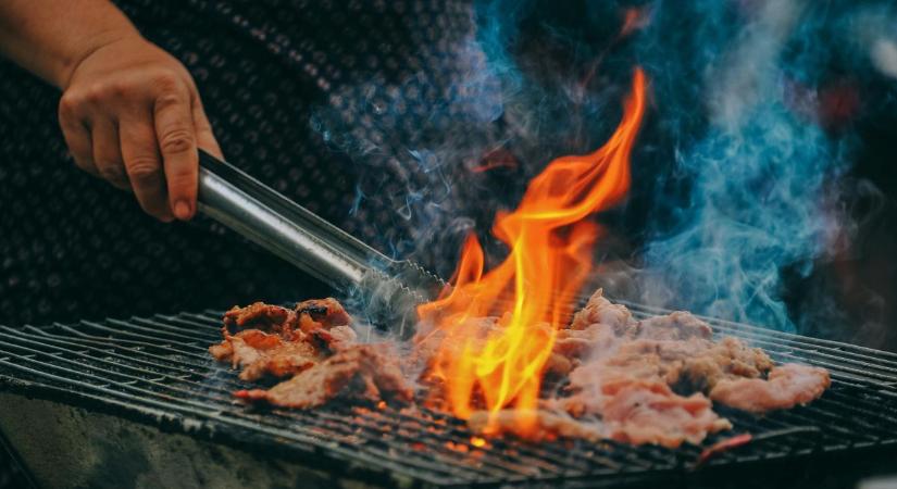 Mi már tudjuk, mennyiért grillezel a hétvégén: itt az akciós húsok listája