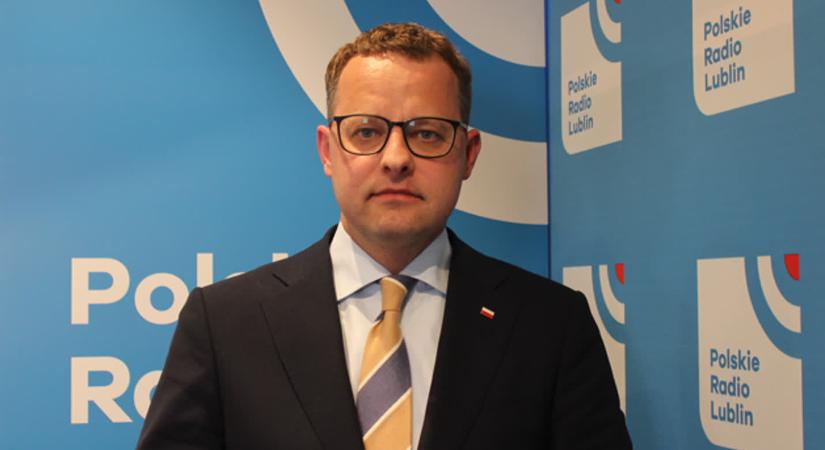Marcin Romanowski: Alkotmányos puccs zajlik Lengyelországban, Brüsszel pedig hallgat