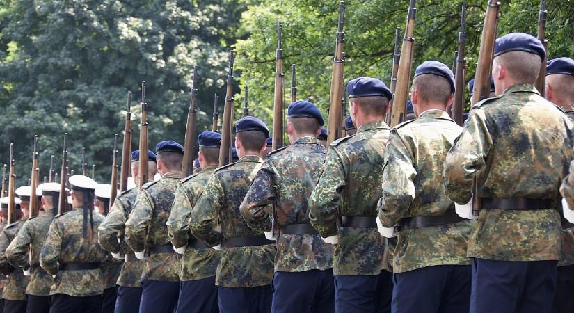 A II. világháború óta nem csináltak ilyet a németek, rohamosan duzzad a hadsereg