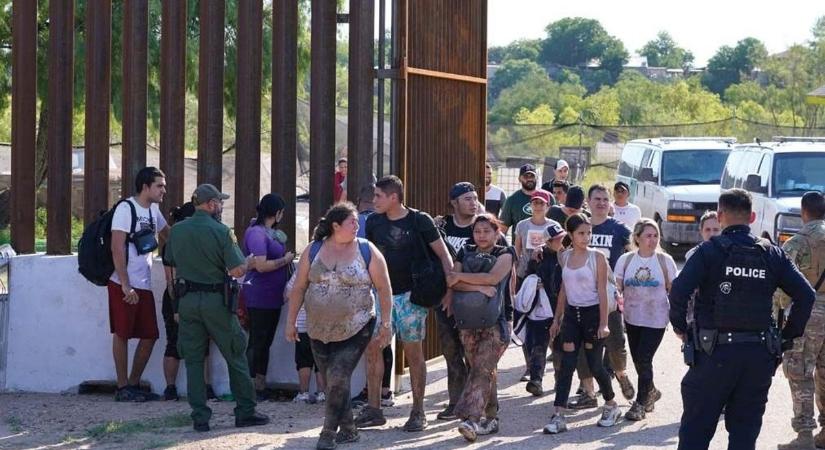 Európát még a liberális véleményterroristák tartják megszállás alatt, Amerika már jó útra tért