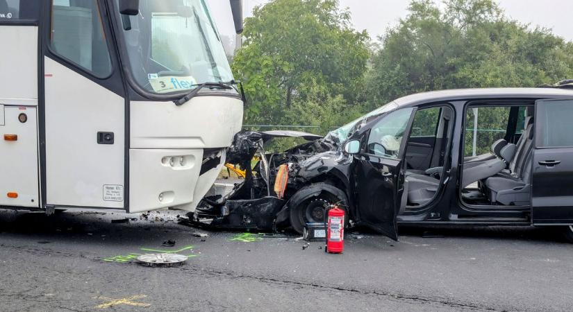 Karamboloztak a 84-es főút vasi szakaszán - fotók