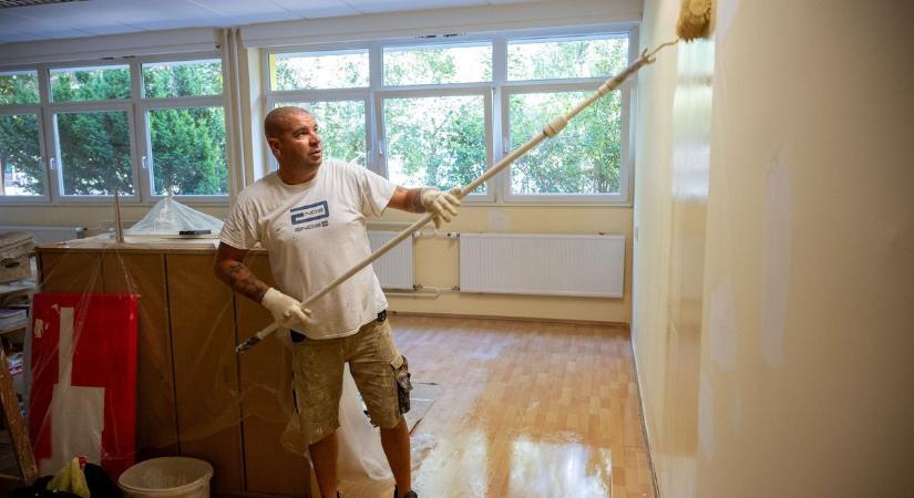 A tantermek is megkapják a nyári wellnesst - ennyibe kerül az intézmények felkészítése szeptemberre