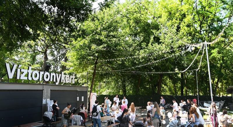 Nagyerdei séta a szoptatás népszerűsítéséért