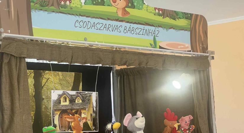 Csongoron és Barkaszón járt a Csodaszarvas Bábszínház