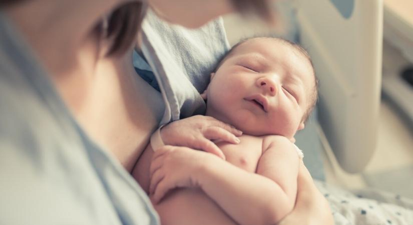 30 éve lefagyasztott embrióból született meg a világ „legidősebb” babája