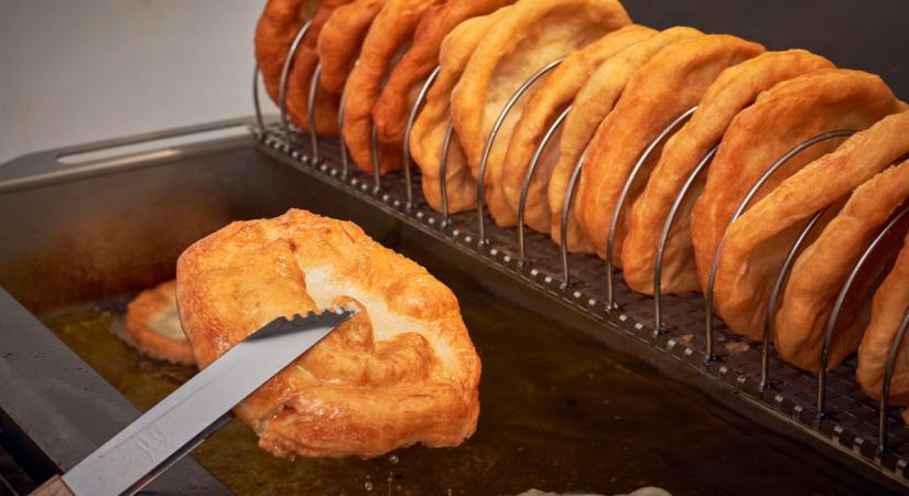 Ez szép: fele annyiba kerül a lángos a horvát tengerparton, mint a Balatonon