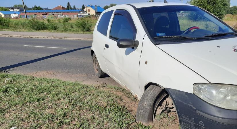 Megtörtént a baj, ő meg egyszerűen távozott a helyszínről... (fotókkal)