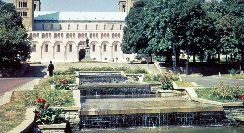 Rengeteg pécsi újra szeretné látni a vízlépcsőt, ami évtizedekig a Sétatér büszkesége volt