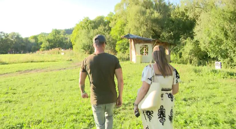 Kidobták a Hír TV-t a tiszások erdélyi táborából  videó