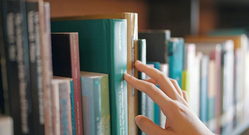 Ingyen elvihető könyvek a nyíregyházi művelődési házban