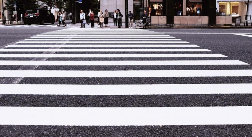 Súlyos baleset Hajdúszoboszlón: kombájn gázolt el egy gyalogost a zebrán