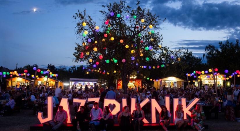 Paloznaki Jazzpiknik a szőlőhegy oldalában