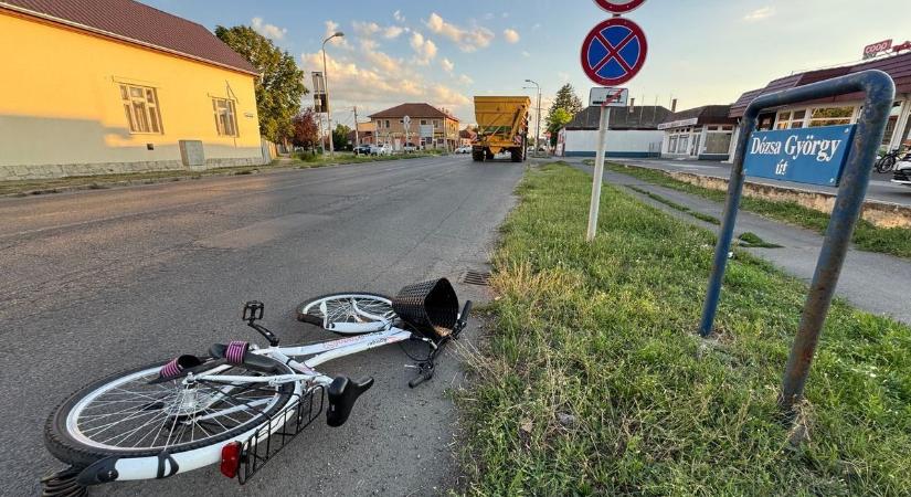Hattonnás kombájn gázolt el a zebrán egy idős nőt