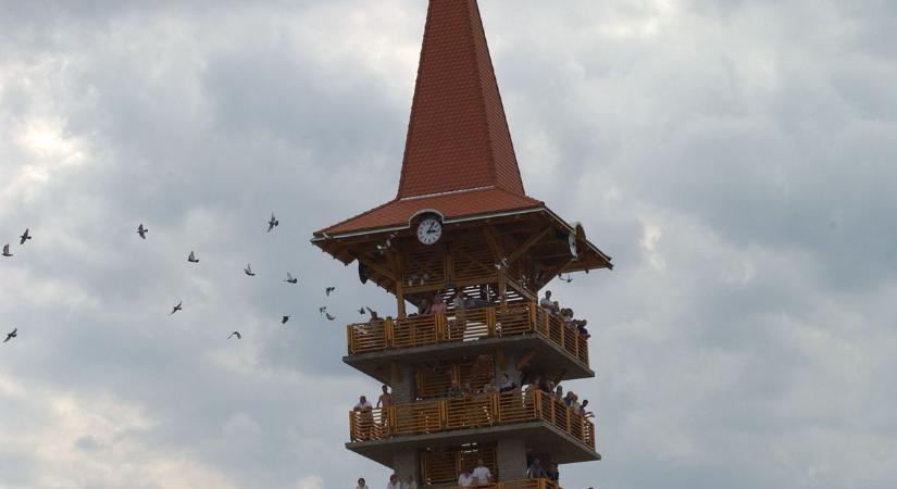 Élményteli évtizedek - a csodás zalaegerszegi vízi vidámpark avatása 2002-ben (galéria)