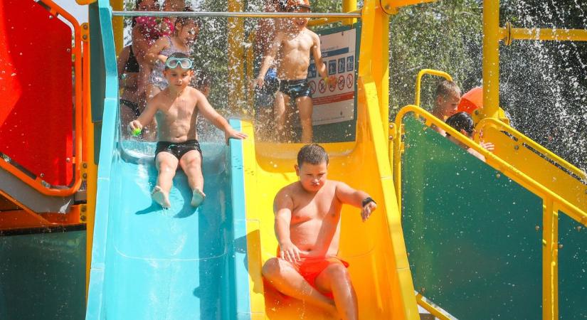 Átadták a Pancsoló Paradicsomot és elindulhat a Bogácsi Gyógy- és Strandfürdő energetikai fejlesztése is - képek