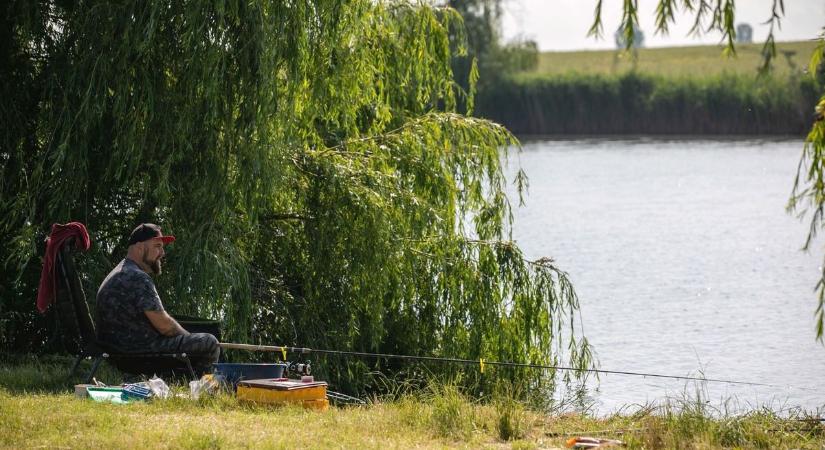 Muzeális értékű fogás! Évtizedek óta pihenhetett a debreceni tó fenekén! Fotón mutatjuk