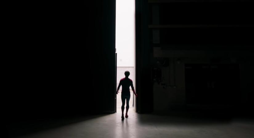 Íme Tom Holland az új Pókember-kosztümben