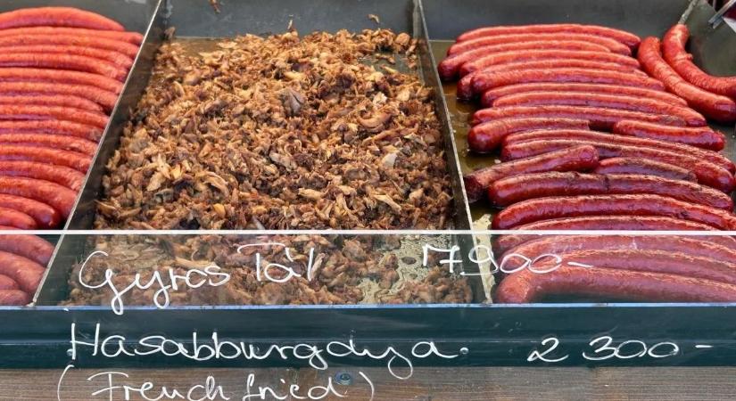 A versenyautók mellett árrekordok is futnak, mutatjuk mennyi most egy hamburger a Hungaroringen