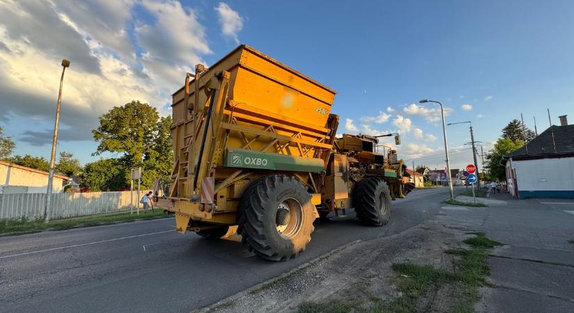 Kiderült, hogy van a szörnyű hajdúszoboszlói baleset sérültje, akin áthajtott egy kombájn! – fotókkal!