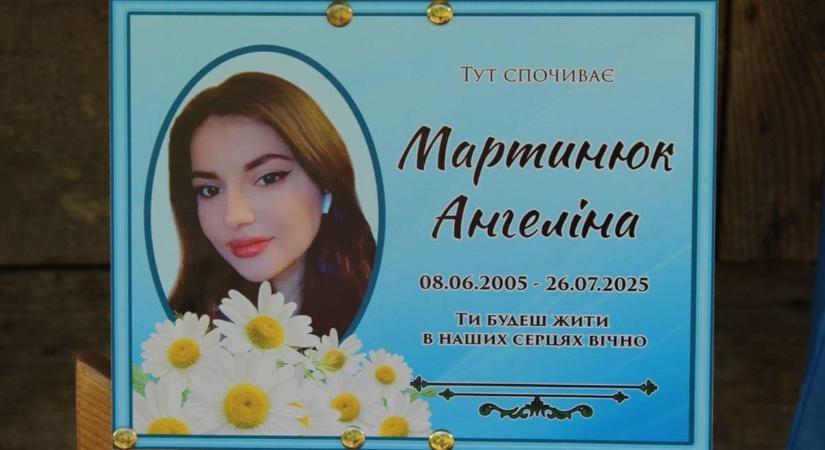Kárpátalján eltemették a 19 éves Angelina Martinyuk katonanőt