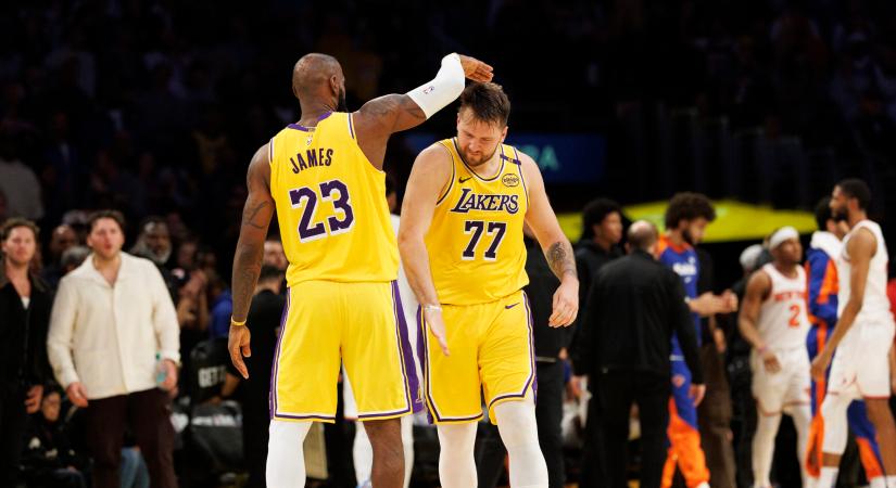 Hosszabbított, majd 5 millió dollárt adományozott a Lakers szupersztárja