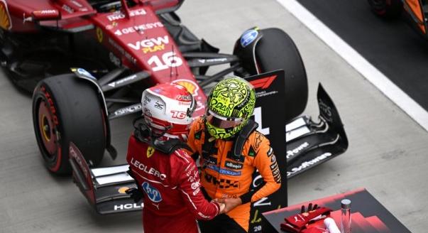 Leclerc pole-ban, Hamilton mélyben – szombati F1-es hírek