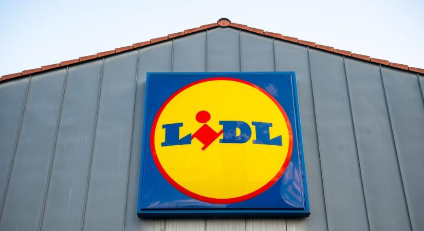 Összeállt a Lidl és a Tisza cipő, és a végeredmény ennél már nem is lehetne menőbb
