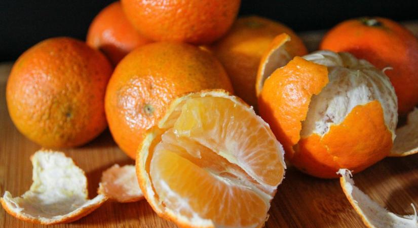 Ezért tegyél mandarinhéjat az ajtóhoz – meg fogsz lepődni!